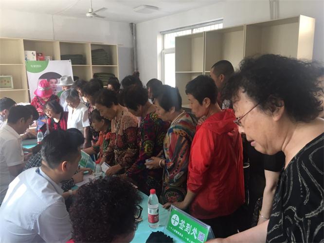 口腔义诊进社区，，牙齿康健零距离