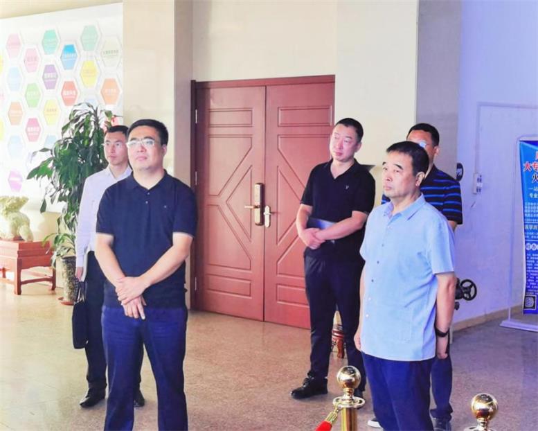 辽阳市白塔区委书记缪万举莅临百乐博信息调研指导